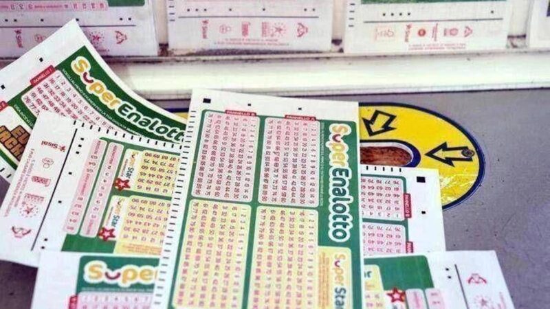 Superenalotto, numeri combinazione vincente oggi 26 giugno