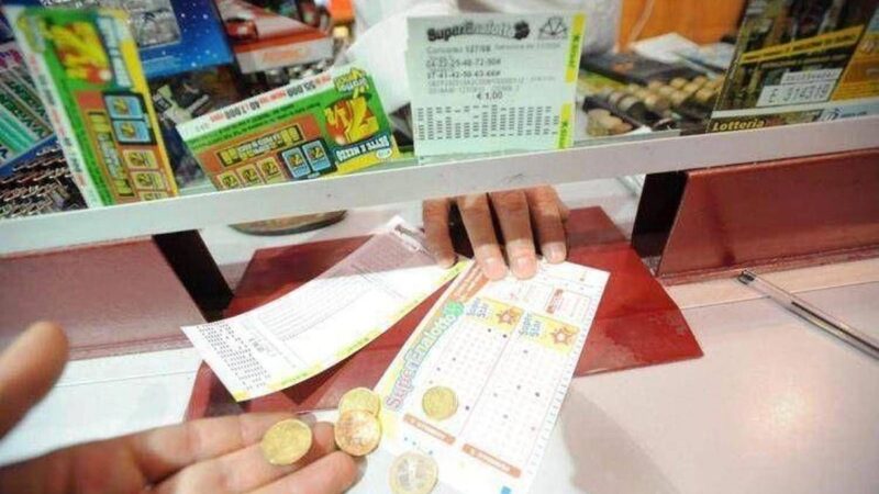 Superenalotto, numeri combinazione vincente oggi 28 giugno
