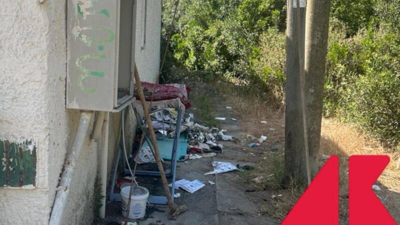 Tra Ostia e Torvaianica neanche un bagno pubblico in 2 km di spiaggia, i ‘Cancelli’ nel degrado