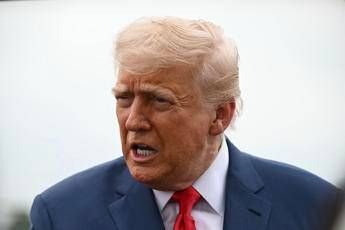 Trump schiera la Guardia Nazionale a Los Angeles: “Rivolta di invasori stranieri”