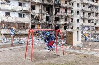 Ucraina-Russia, oggi i colloqui a Istanbul. Mosca non ferma gli attacchi: bombe e droni su tutto il paese