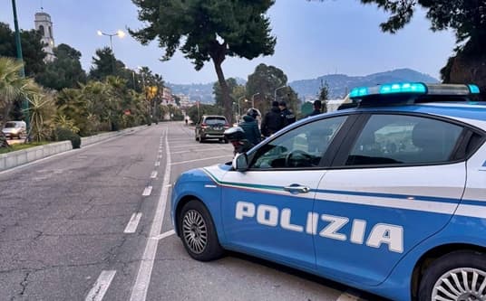 Ventimiglia arrestati due francesi per rapina a venditore ambulante