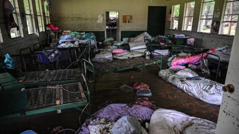 Alluvione Texas, oltre 50 i morti: 15 sono bambini. Si cercano i dispersi