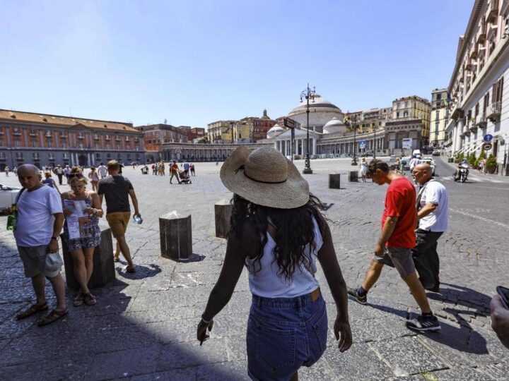 Caldo record, 17 città da bollino rosso. Malore in strada, una donna muore a Bagheria