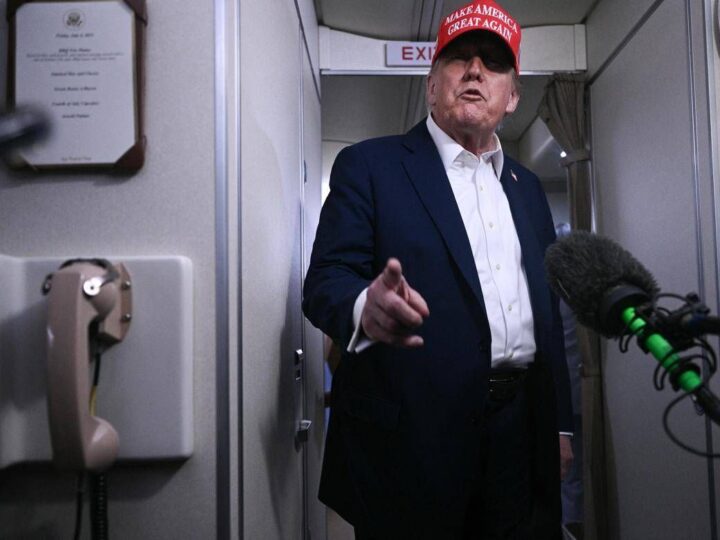 Dazi, Trump firma lettere per 12 Paesi: “Saranno spedite lunedì”