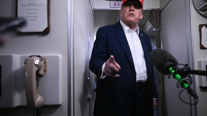 Dazi, Trump firma lettere per 12 Paesi: “Saranno spedite lunedì”
