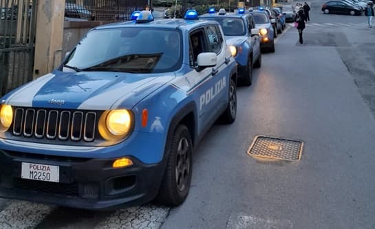 Genova 35enne soccorso in casa ma saltano fuori due chili di droga