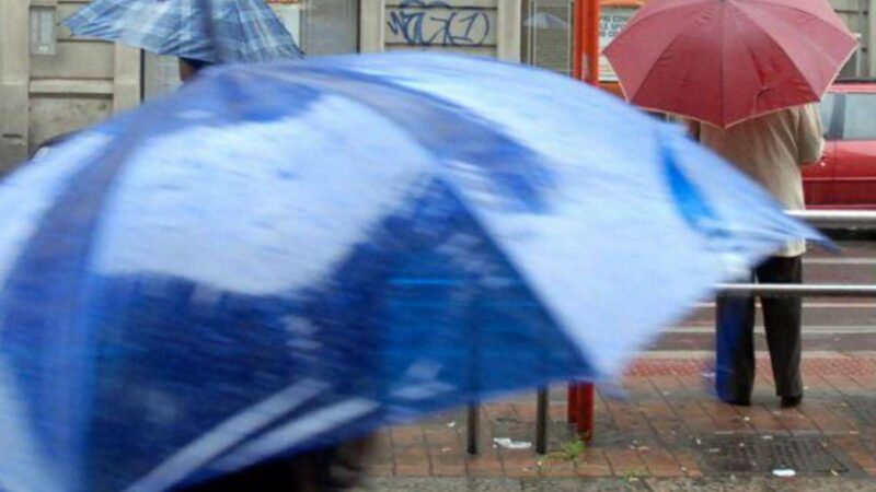 Maltempo, oggi allerta meteo arancione per temporali in Lombardia: gialla in altre 8 regioni