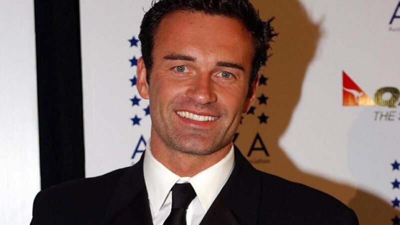 Morto Julian McMahon, attore di Nip/Tuck e Streghe: aveva 56 anni