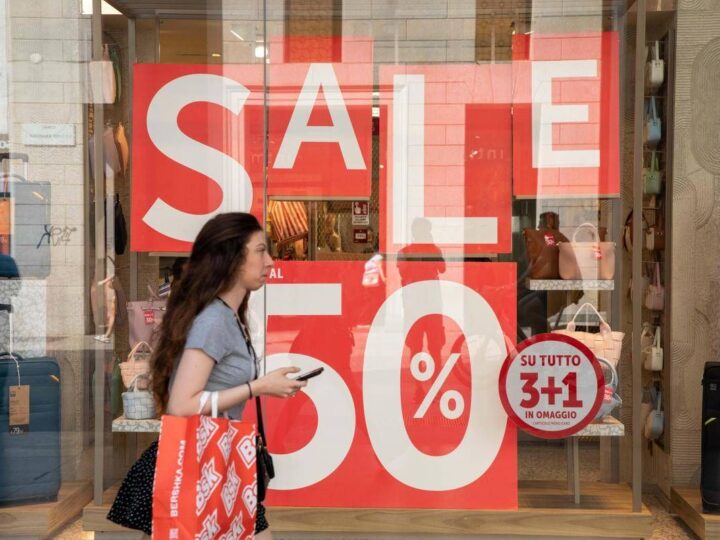 Oggi partono i saldi estivi 2025: sconti più alti rispetto all’anno scorso