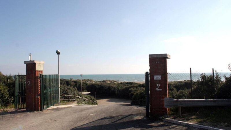 Ostia, spiagge Cancelli senza bagni e bagnini: diffida del Codacons al Comune di Roma