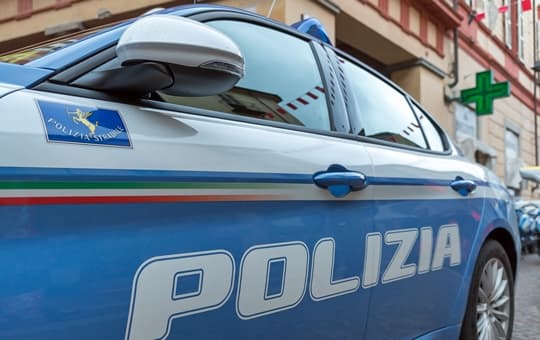 Polizia Stradale Acqui Terme sequestra due officine abusive