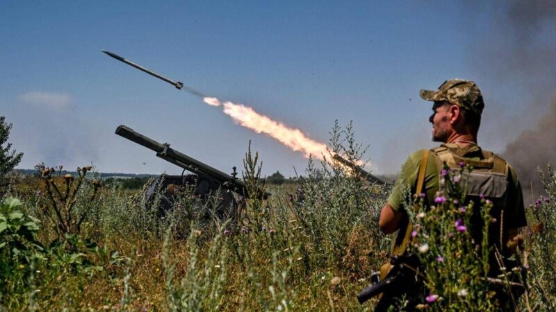 Ucraina, dopo stop Usa a missili per Kiev Cremlino plaude: “Fine del conflitto più vicina”