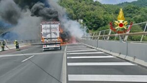 Incidente tra due camion 7