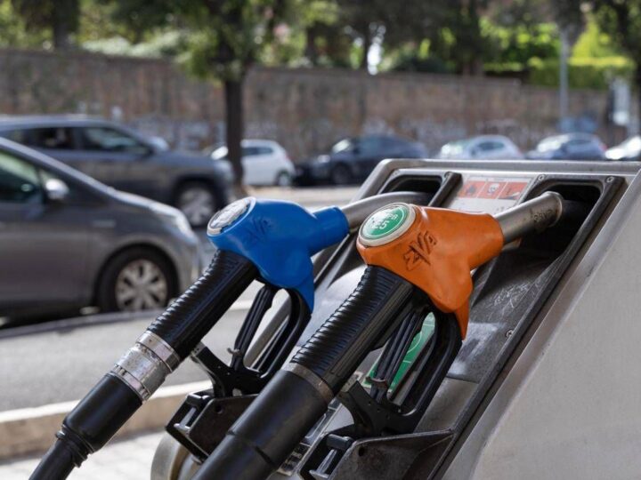 Carburanti, (lievissimo) calo dei prezzi per benzina e diesel