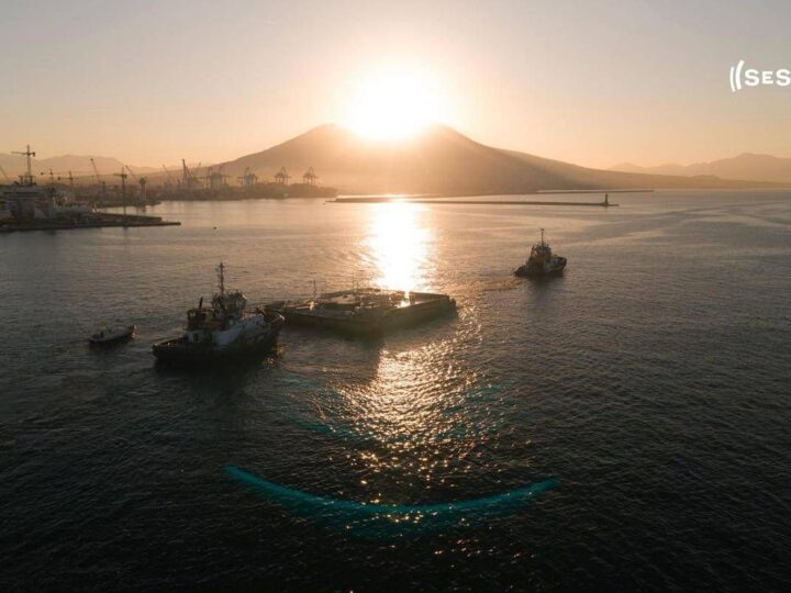 America’s Cup, sul lungomare Caracciolo arriva il ‘pontone’, l’isola che c’è verso Napoli 2027