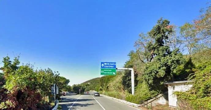 Scontrato da una vettura a Varazze, ciclista al pronto soccorso