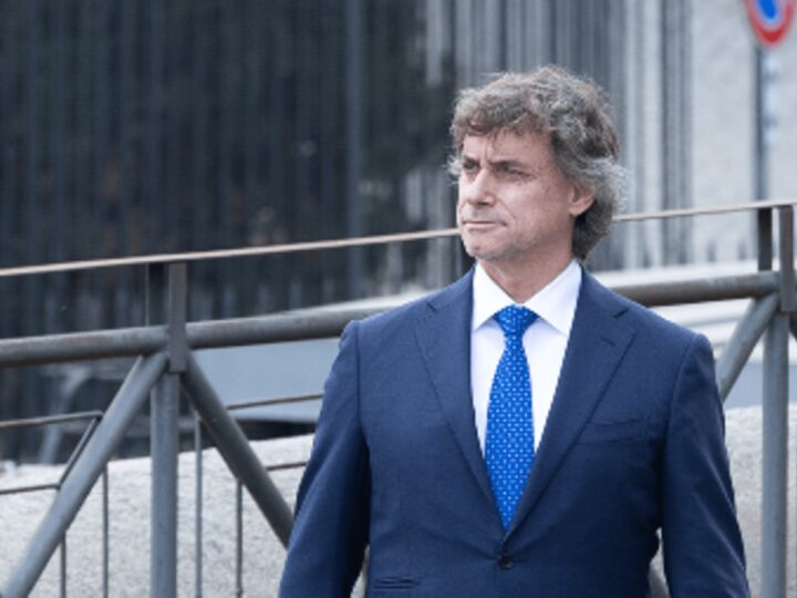 Operaio muore al Colosseo, Rai rinvia serata evento di Alberto Angela: “Andrea aveva l’età dei miei figli”