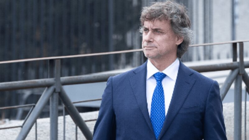 Operaio muore al Colosseo, Rai rinvia serata evento di Alberto Angela: “Andrea aveva l’età dei miei figli”