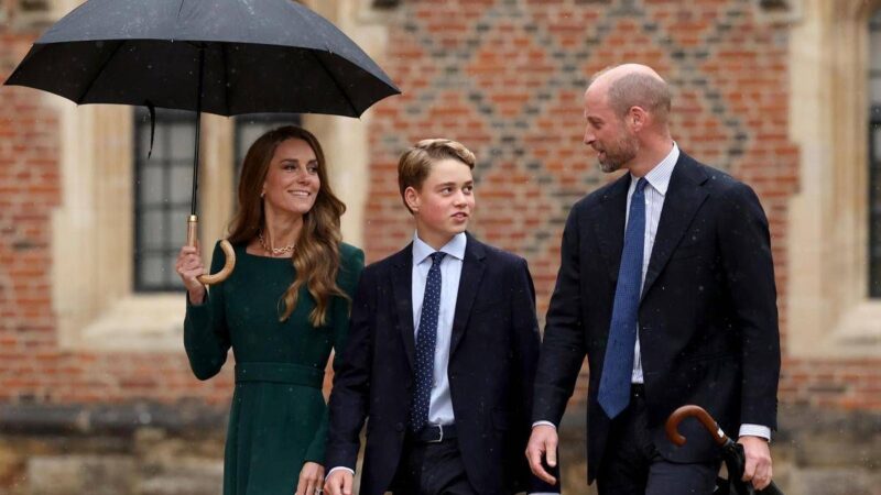 Principe George, primo giorno di college a Eton: accompagnato da mamma Kate e papà William