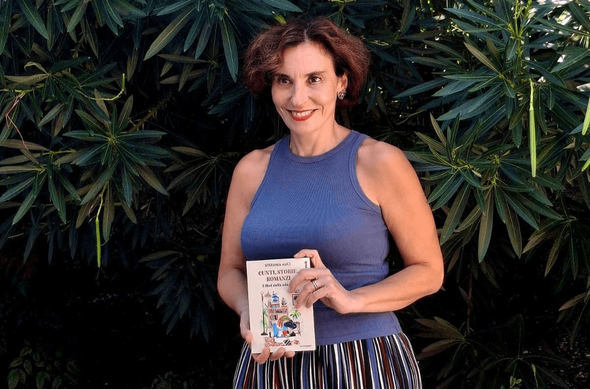 Prof accoltellata, la scrittrice Auci: “Anch’io minacciata in classe, avevo tolto un cellulare”
