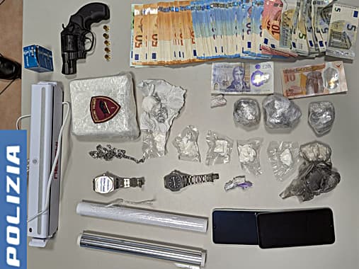 Savona, beccato uno spacciatore con circa un chilo di cocaina
