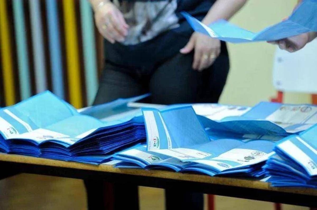 Sondaggio politico, centrosinistra avanti e Fratelli d’Italia primo partito