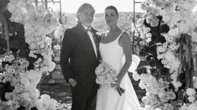 Vanessa Incontrada si è sposata, le nozze con Rossano Laurini: la prima foto dopo il ‘sì’