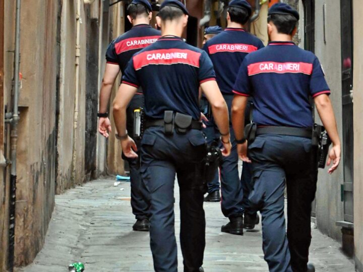 Arrestato 21enne per furto aggravato in una sartoria a Genova