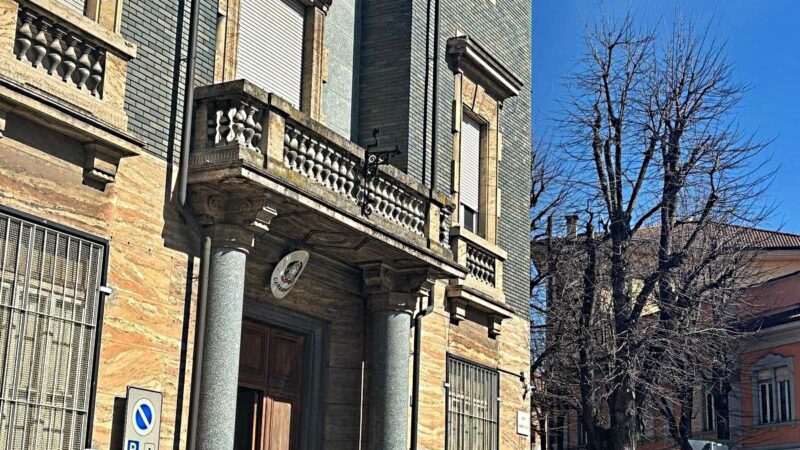 Bambina di 3 anni trovata morta in casa, arrestata la madre nell’alessandrino