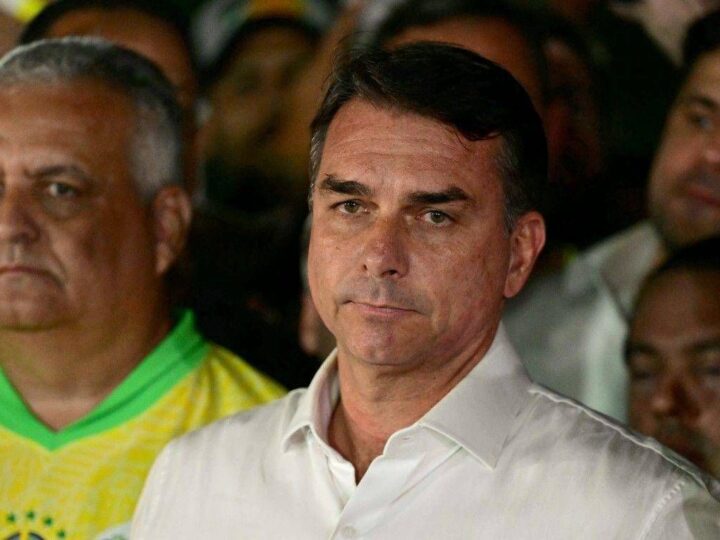 Brasile, partito Bolsonaro riconosce vittoria di Lula. Lui no: “Mi vietano di lasciare il Paese, tentativo di intimidazione”