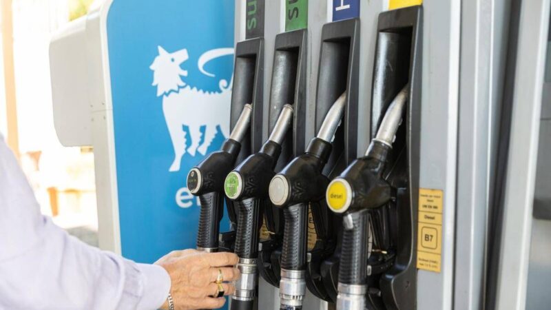 Eni estende il tetto al prezzo dei carburanti per tutto l’anno