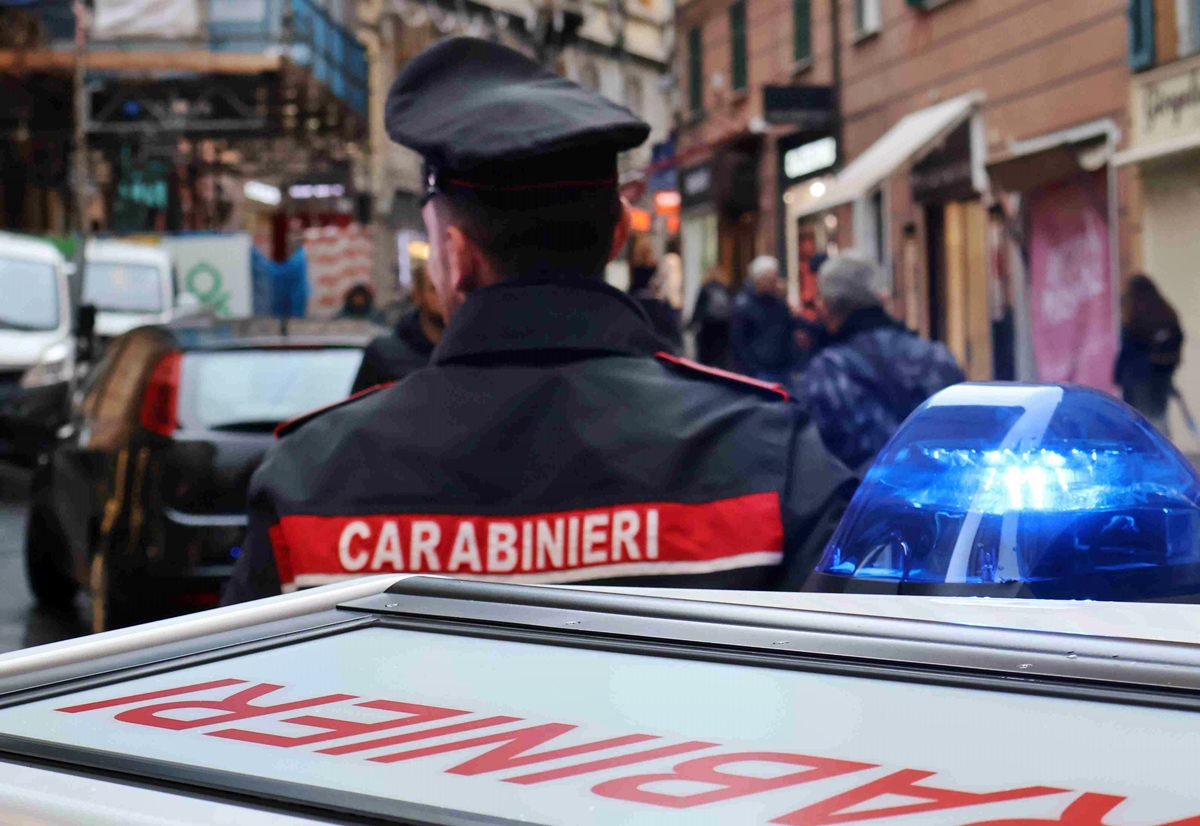 Fermato uno spagnolo di 27 anni per rapina e furti con strappo a Genova