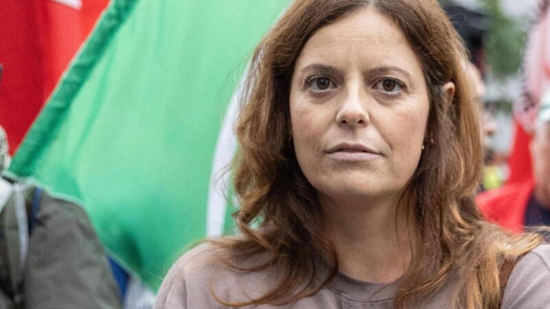 Ilaria Salis: “Solidarietà a Youssef Siher, capro espiatorio ideale. Contro di lui gogna razzista e islamofoba”