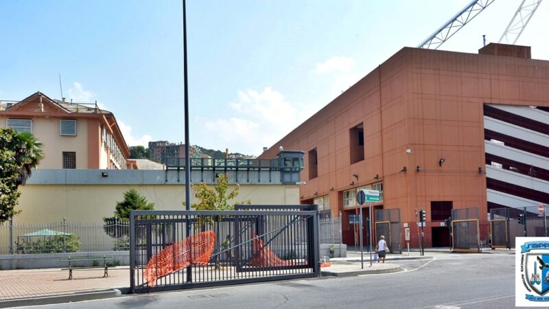 Incendio al centro clinico del carcere Marassi: sei agenti intossicati