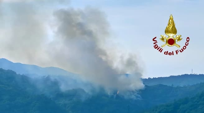 Incendio in un bosco di Rossiglione – VIDEO