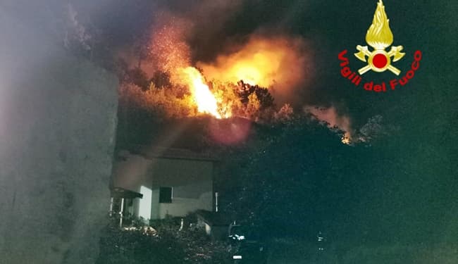Incendio in Val Branega sulle alture di Prà – VIDEO