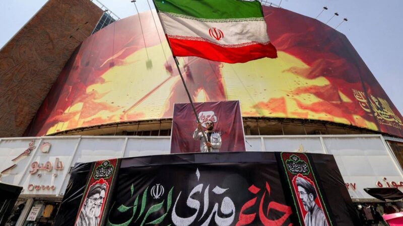 Iran, Usa e Israele preparano nuovi raid: sette petroliere colpite nello Stretto di Hormuz