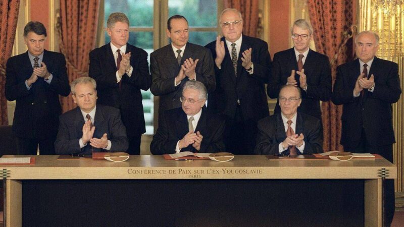 Le guerre non finiscono quando crediamo. La Bosnia e quella difesa europea che esiste già