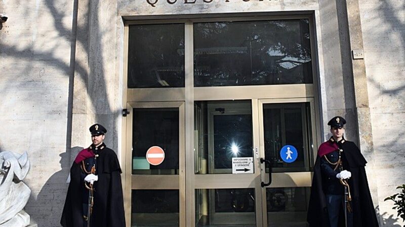 Esame patente con microcamera, due denunciati dalla Questura di Asti