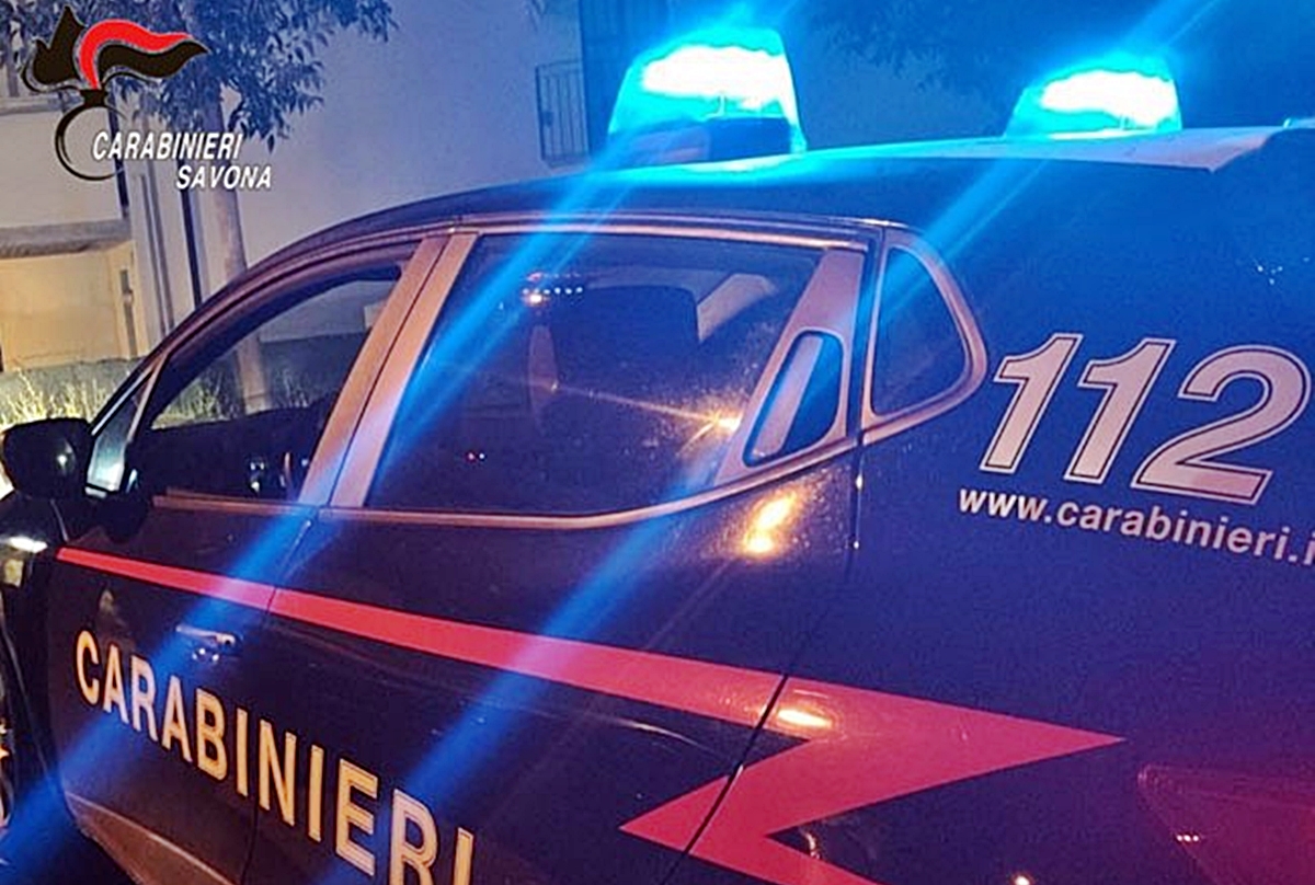 Pronto soccorso Savona: danni e lesioni ai carabinieri da un 45enne