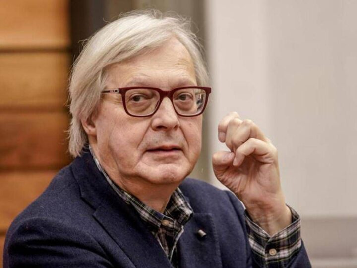 Sgarbi è in miglioramento, resta in terapia intensiva al Gemelli in prognosi riservata
