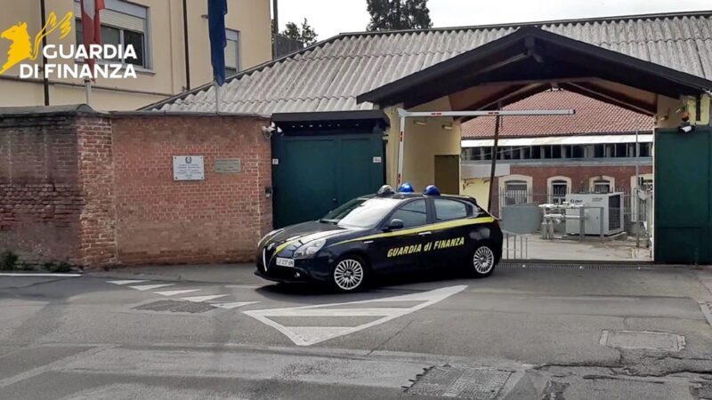 Truffa risparmiatori per 1,2 milioni di euro, arrestato assicuratore ad Asti